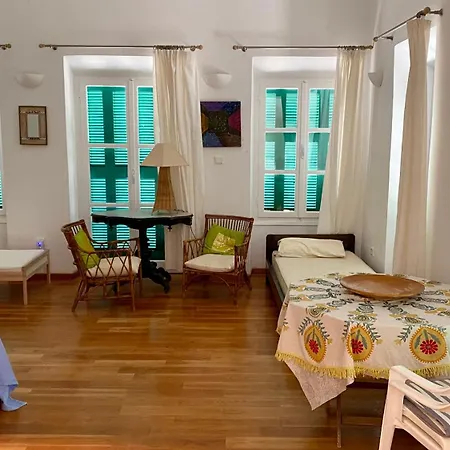 בית נופש Charming House Khónias